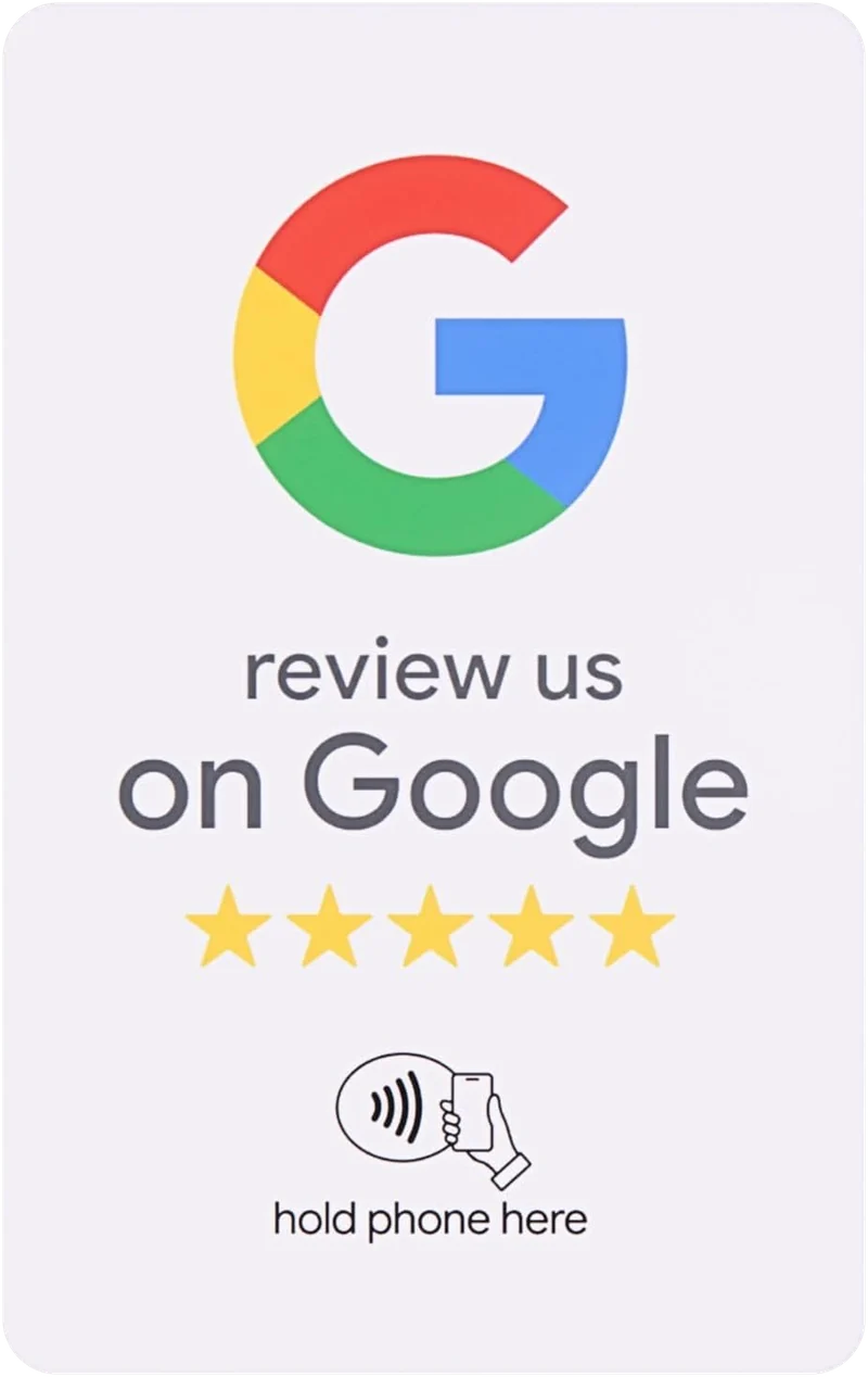 Google Review Card, NFC-Seite: Google-Logo, „review us on Google“, fünf Sterne und das Symbol „hold phone here“